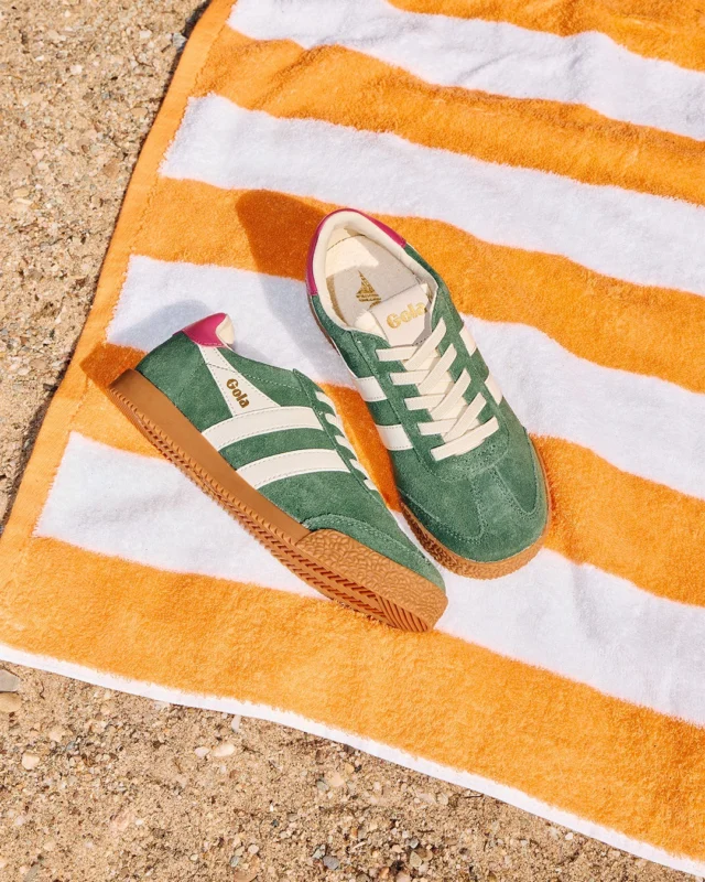 Time for a trip to the seaside 🏖️

Shop the kids' GOLA Elan in dark green, online and in-store now.

Incase you didn't know THE SCHUH CLUB members get TRIPLE POINTS on kids’ product when they spend £25* or more!

T&Cs Apply.

ID: An image of a pair of dark green kids GOLA Elan trainers sitting side by side on an orange and white striped towel on a sandy ground.